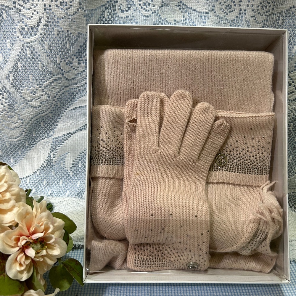 New Calvin Klein Women's 3 Piece Hat, Scarf & Touch Gloves Set pink With Gems